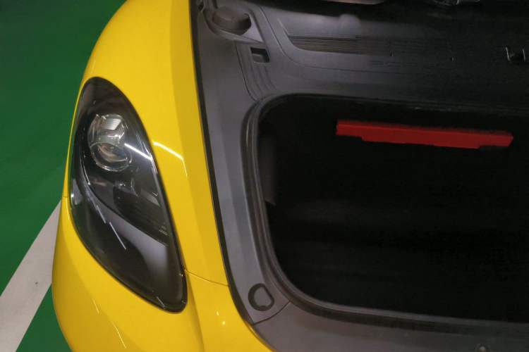 Used Porsche 718 2020 Cayman 2.0T Engine Bay Right