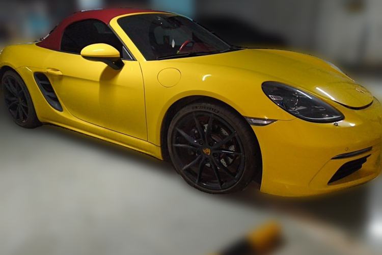 Used Porsche 718 2020 Boxster 2.0T Front Right 45 Deg