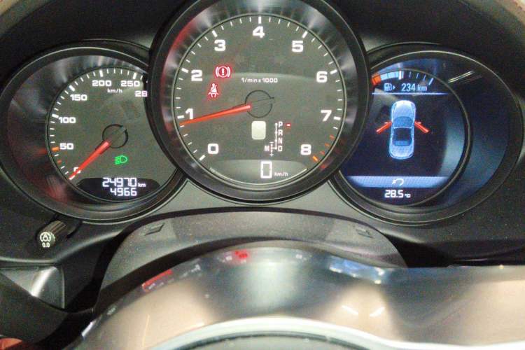 Used Porsche 718 2020 Boxster 2.0T Odometer Close Up