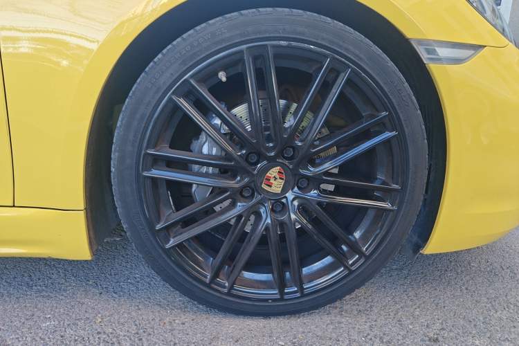 Used Porsche 718 2020 Boxster 2.0T Right Front Wheel Hub