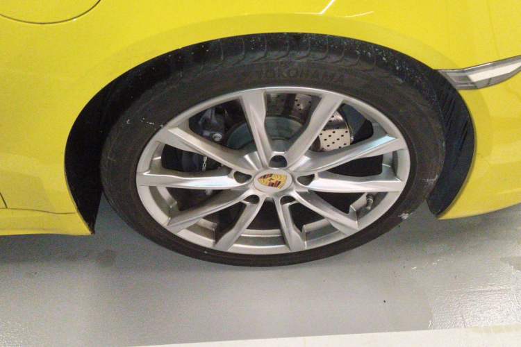 Used Porsche 718 2020 Boxster 2.0T Right Front Wheel Hub