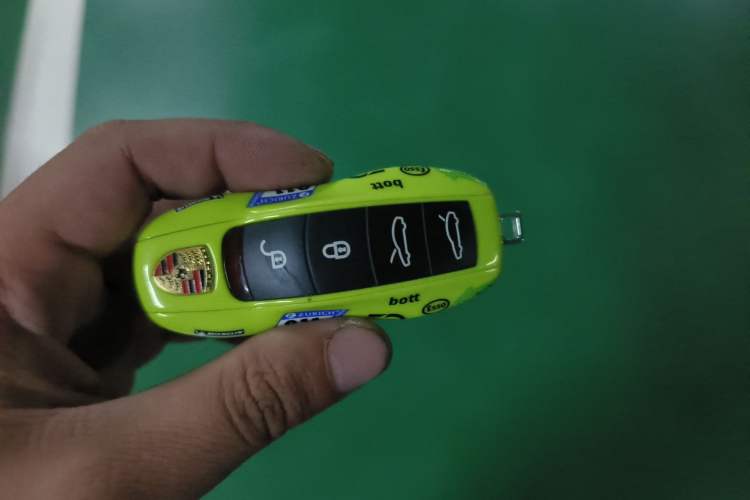 Used Porsche 718 2020 Cayman 2.0T Vehicle Key
