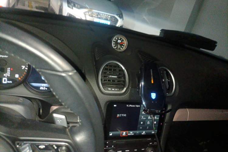 Used Porsche 718 2021 Spyder 2.0T Audio And AC Panel