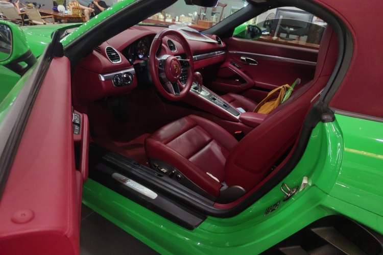 Used Porsche 718 2021 Spyder 2.0T Driver Seat