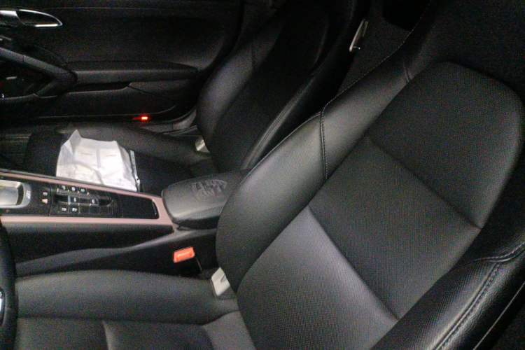 Used Porsche 718 2021 Spyder 2.0T Left Rear Seat