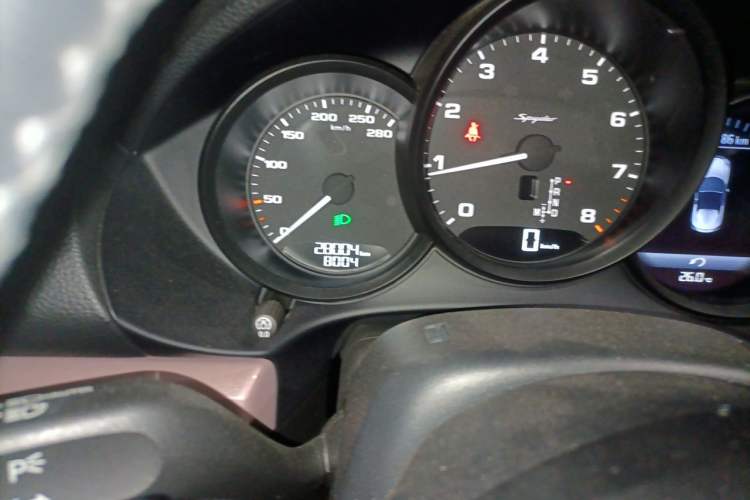 Used Porsche 718 2021 Spyder 2.0T Odometer Close Up