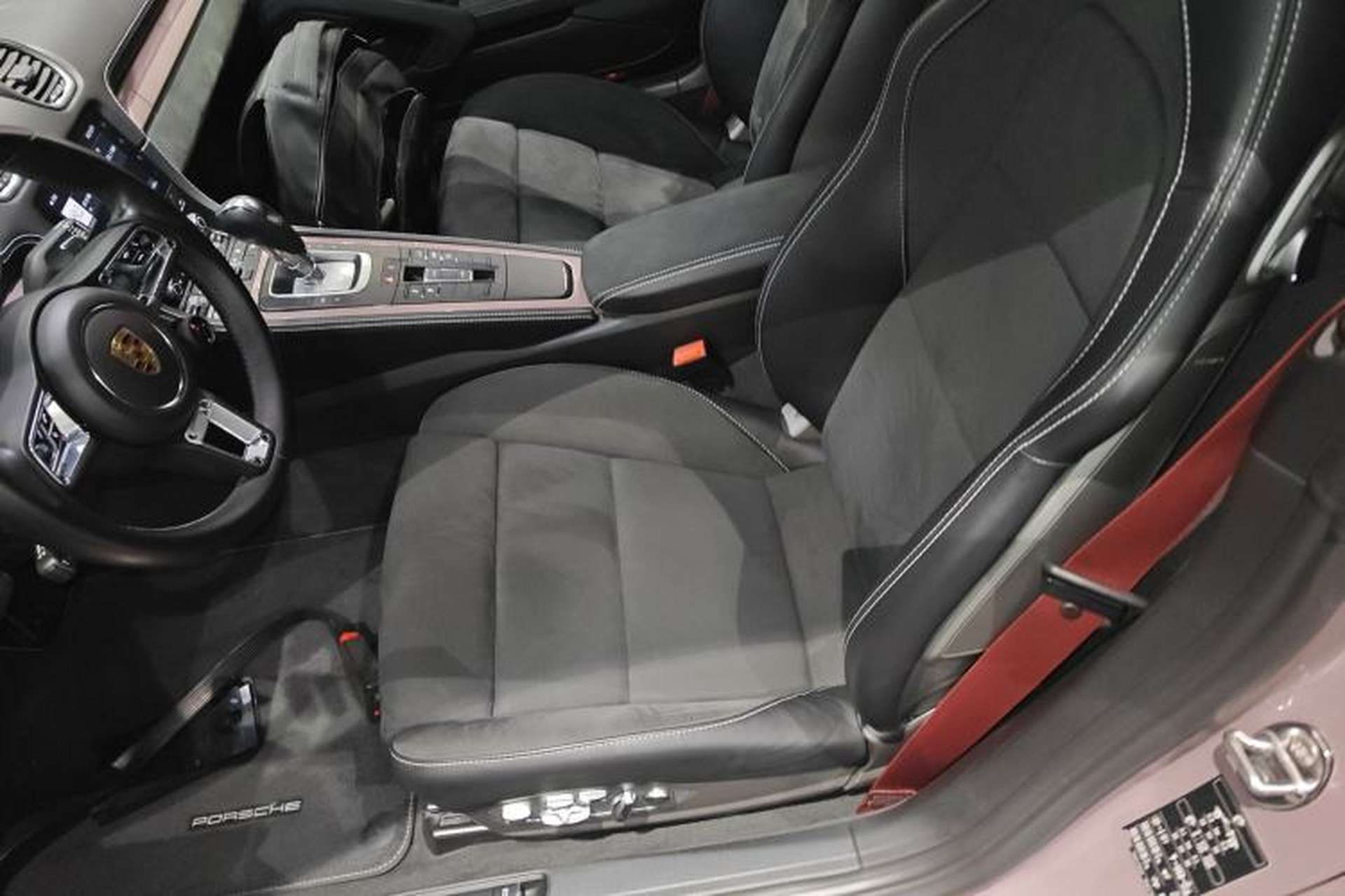 Used Porsche 718 2021 Spyder 2.0T Left Rear Seat