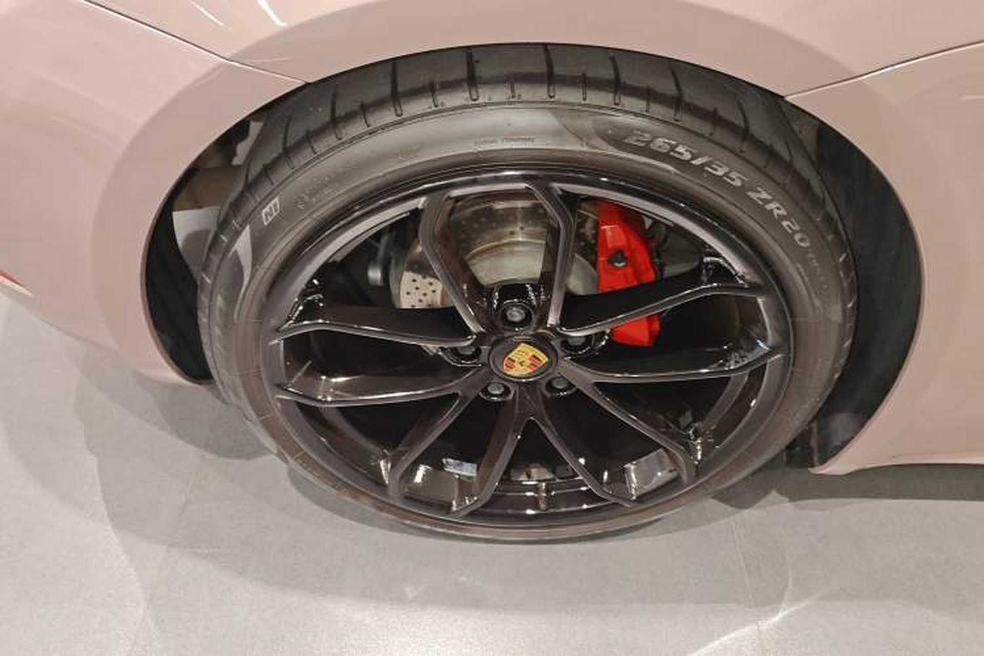 Used Porsche 718 2021 Spyder 2.0T Right Rear Wheel Hub