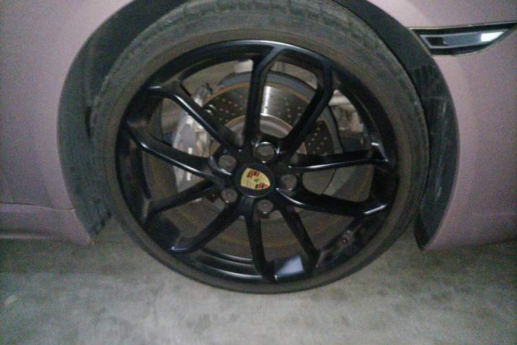 Used Porsche 718 2021 Spyder 2.0T Right Front Wheel Hub