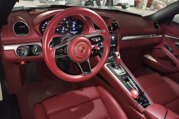 Used Porsche 718 2021 Spyder 2.0T Center Console