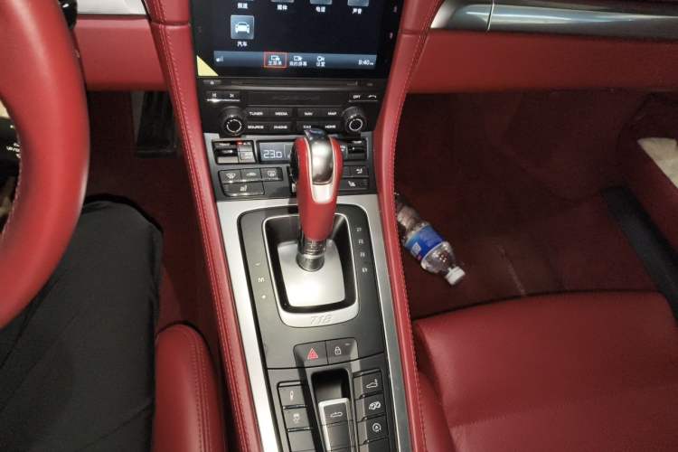 Used Porsche 718 2021 Spyder 2.0T Gear Lever