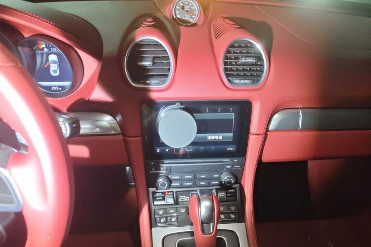 Used Porsche 718 2022 Cayman 2.0T Audio And AC Panel