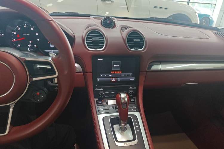 Used Porsche 718 2022 Boxster 2.0T Audio And AC Panel