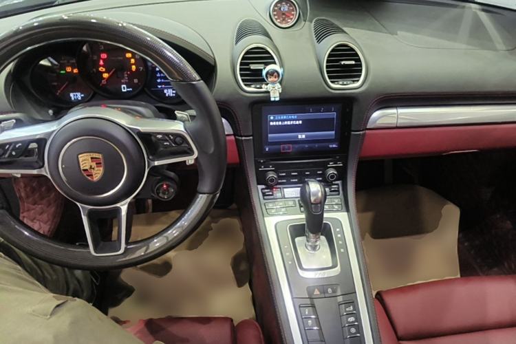 Used Porsche 718 2022 Cayman 2.0T Center Console