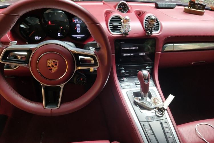 Used Porsche 718 2022 Cayman 2.0T Center Console