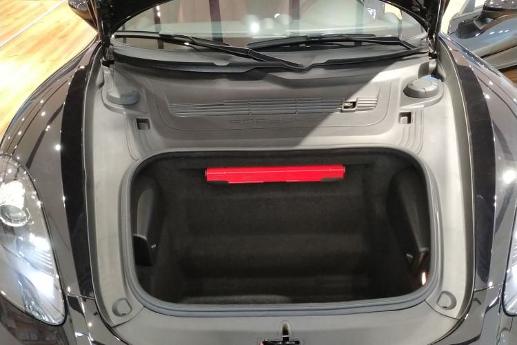 Used Porsche 718 2022 Cayman 2.0T Engine Bay