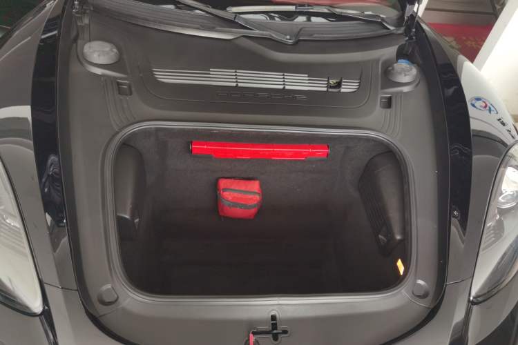Used Porsche 718 2022 Boxster 2.0T Engine Bay