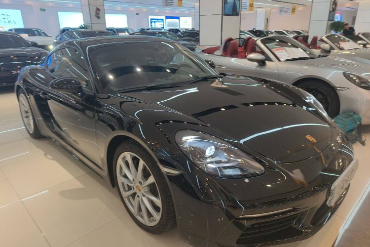 Used Porsche 718 2022 Cayman 2.0T Front Right 45 Deg