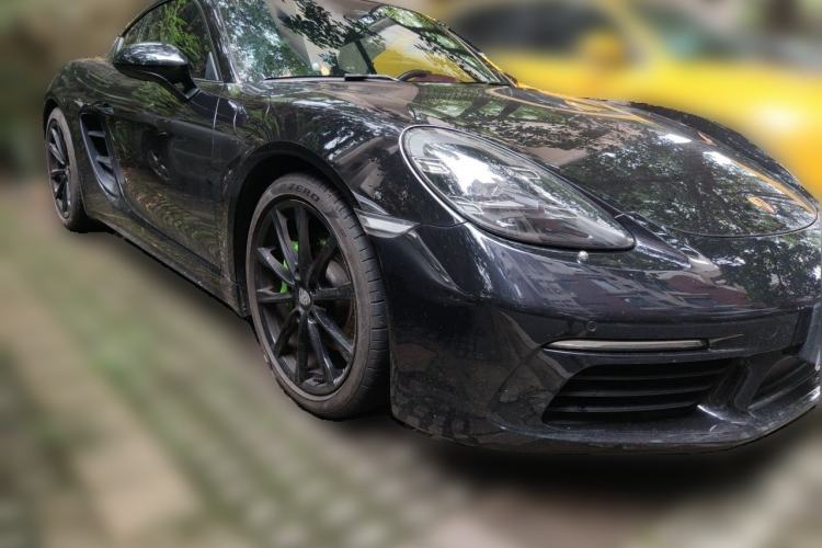 Used Porsche 718 2022 Cayman 2.0T Front Right 45 Deg