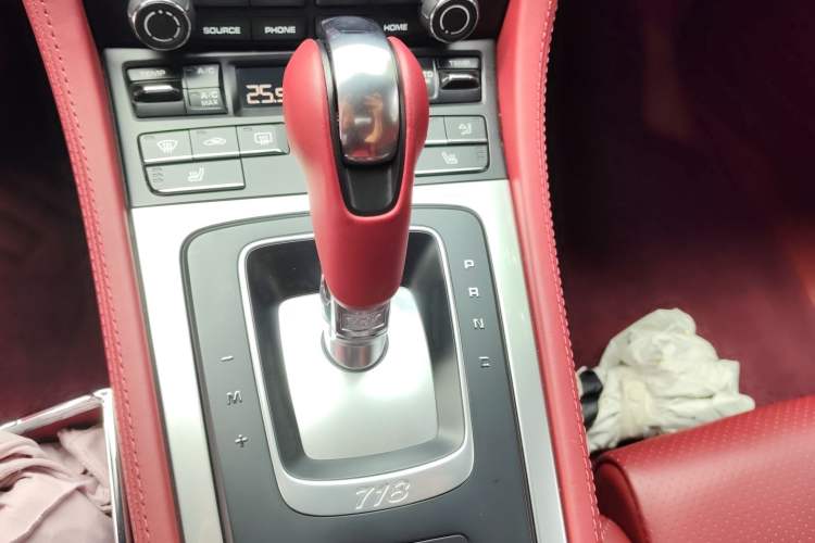 Used Porsche 718 2022 Boxster 2.0T Gear Lever