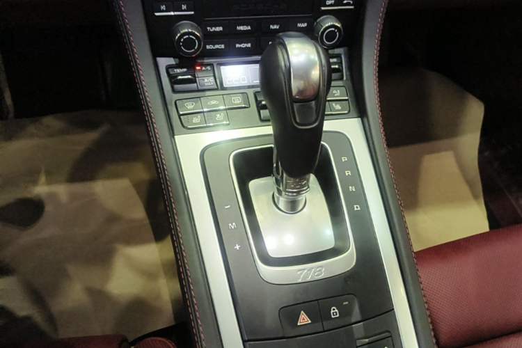 Used Porsche 718 2022 Cayman 2.0T Gear Lever