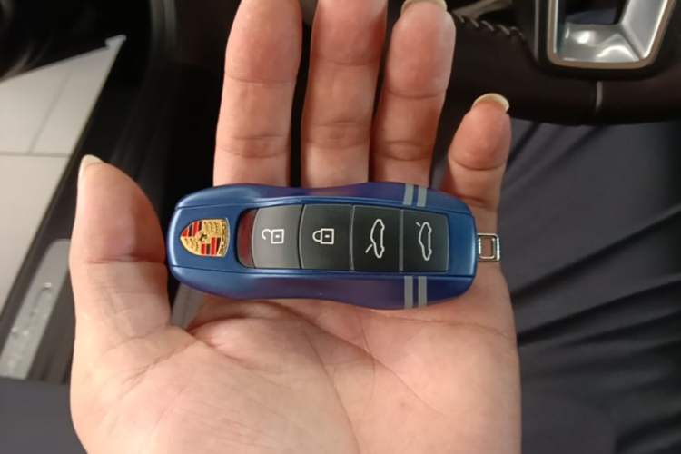 Used Porsche 718 2022 Cayman 2.0T Interior 1