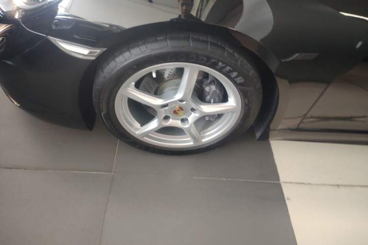 Used Porsche 718 2022 Boxster 2.0T Left Front Wheel Hub