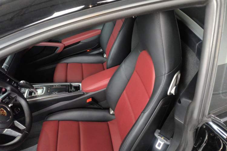 Used Porsche 718 2022 Cayman 2.0T Left Rear Seat