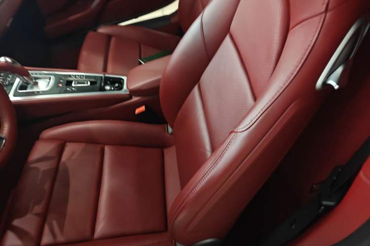 Used Porsche 718 2022 Boxster 2.0T Left Rear Seat