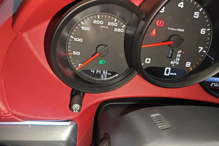 Used Porsche 718 2022 Boxster 2.0T Odometer Close Up