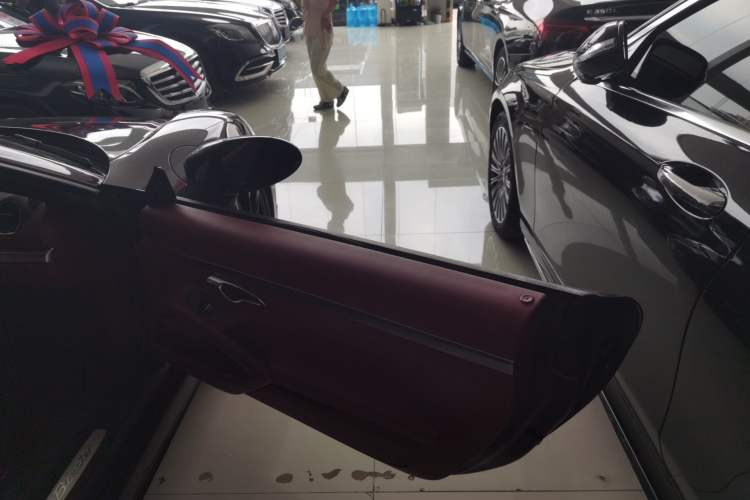 Used Porsche 718 2022 Boxster 2.0T Right Front Door Interior