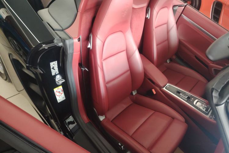 Used Porsche 718 2022 Boxster 2.0T Right Front Seat