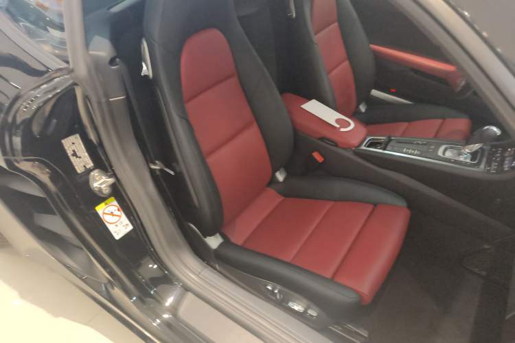 Used Porsche 718 2022 Cayman 2.0T Right Front Seat