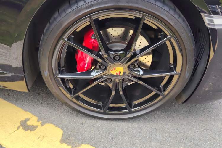 Used Porsche 718 2022 Boxster 2.0T Right Front Wheel Hub