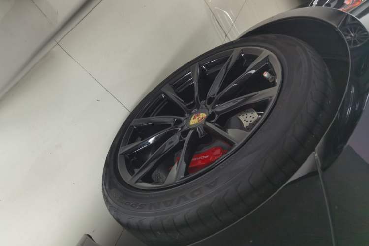 Used Porsche 718 2022 Boxster 2.0T Right Rear Wheel Hub
