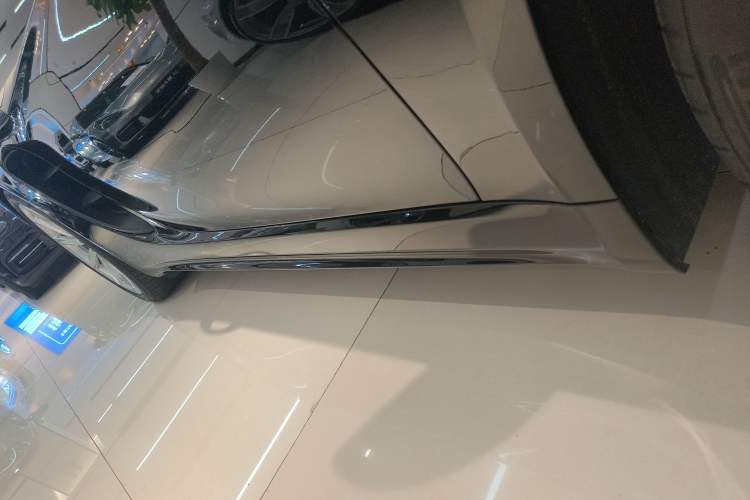 Used Porsche 718 2022 Cayman 2.0T Right Side Sill