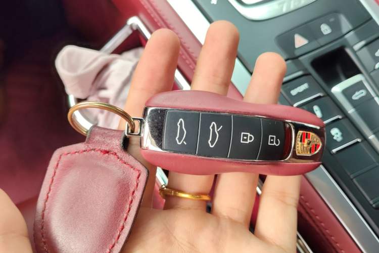 Used Porsche 718 2022 Boxster 2.0T Vehicle Key