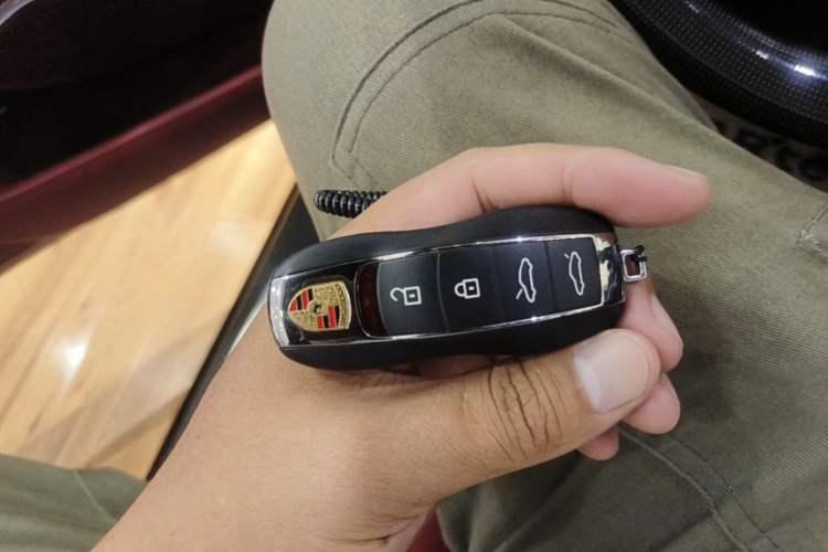 Used Porsche 718 2022 Cayman 2.0T Vehicle Key