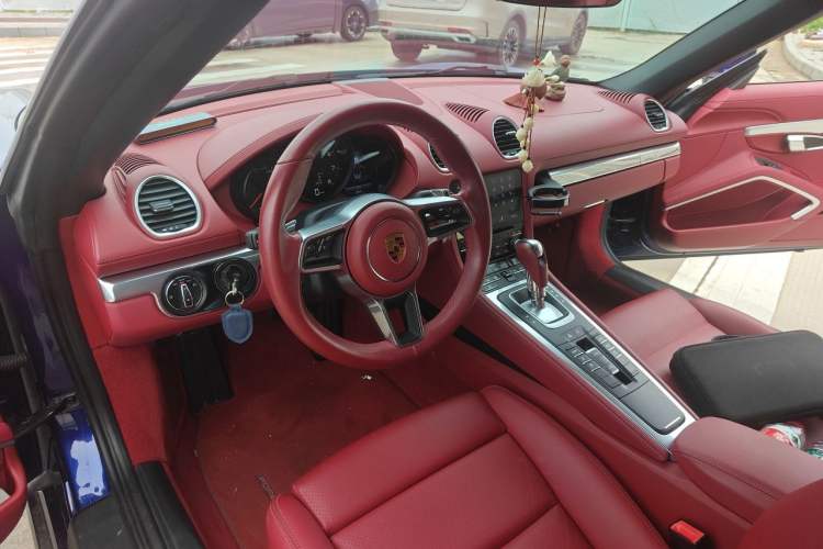 Used Porsche 718 2022 Boxster 2.0T Center Console