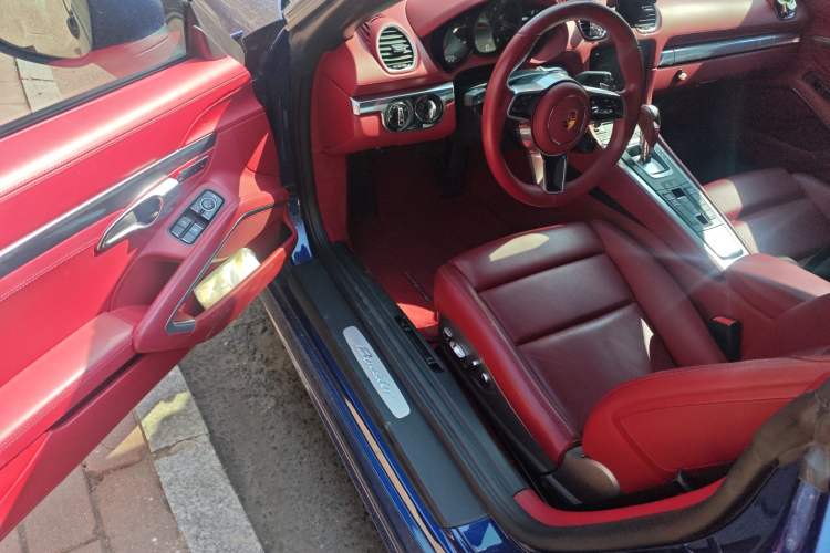Used Porsche 718 2022 Boxster 2.0T Driver Seat