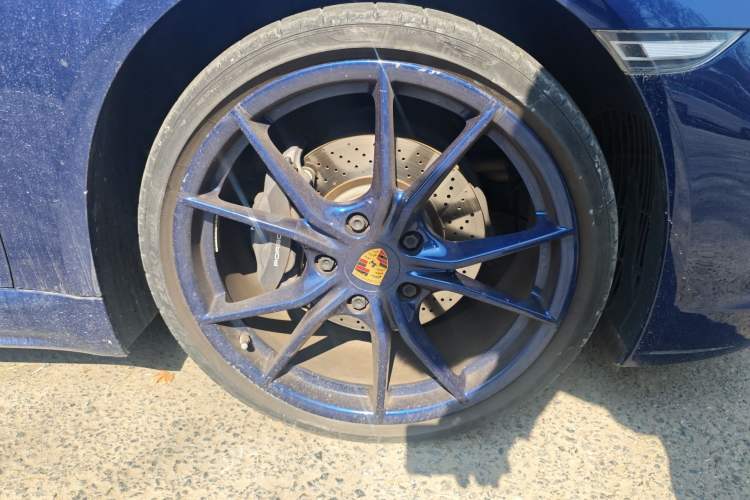 Used Porsche 718 2022 Boxster 2.0T Right Front Wheel Hub