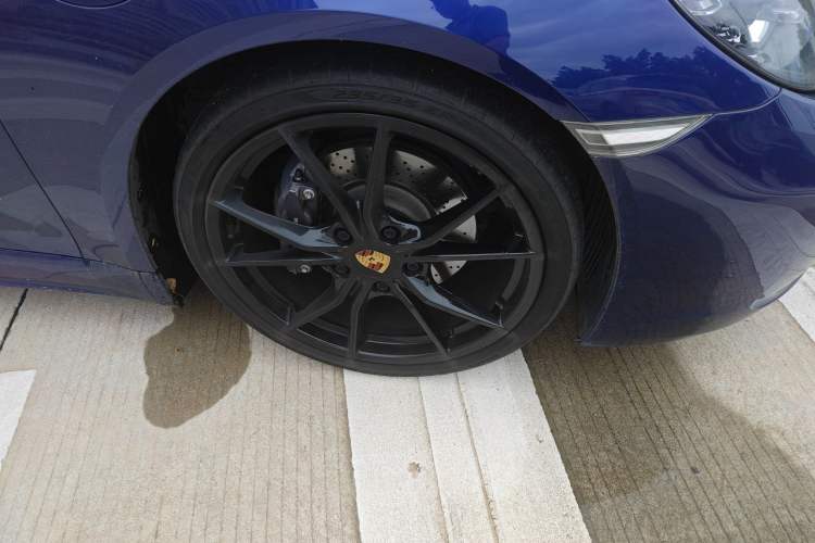 Used Porsche 718 2022 Boxster 2.0T Right Front Wheel Hub