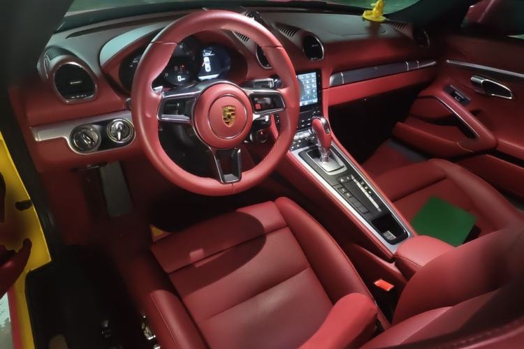 Used Porsche 718 2022 Cayman 2.0T Center Console