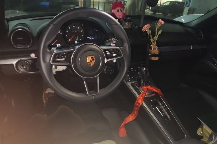 Used Porsche 718 2022 Boxster 2.0T Center Console