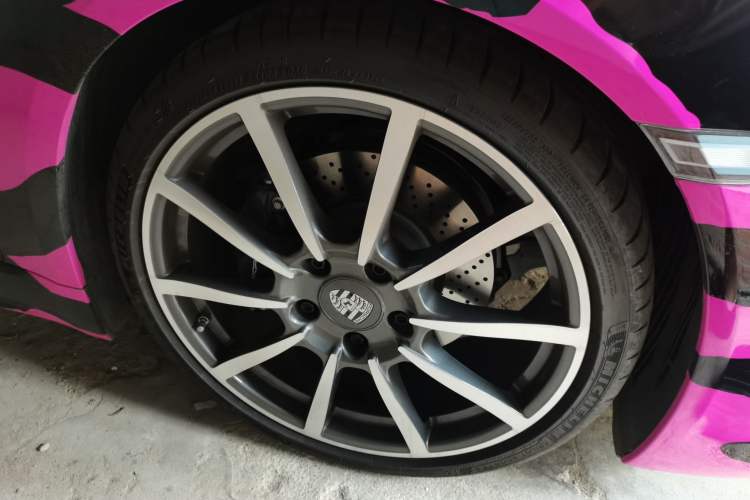 Used Porsche 718 2022 Boxster 2.0T Right Front Wheel Hub