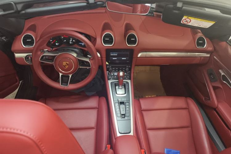 Used Porsche 718 2022 Boxster 2.0T Center Console