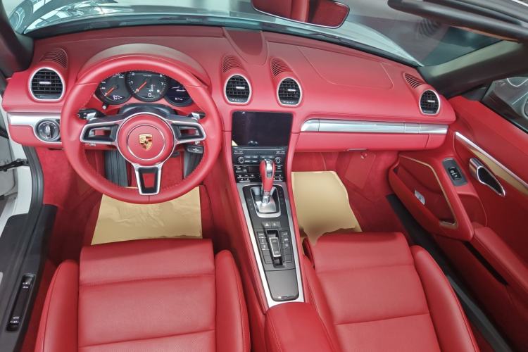 Used Porsche 718 2022 Boxster 2.0T Center Console