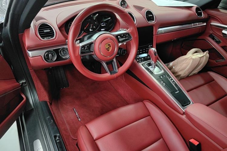 Used Porsche 718 2022 Cayman 2.0T Center Console