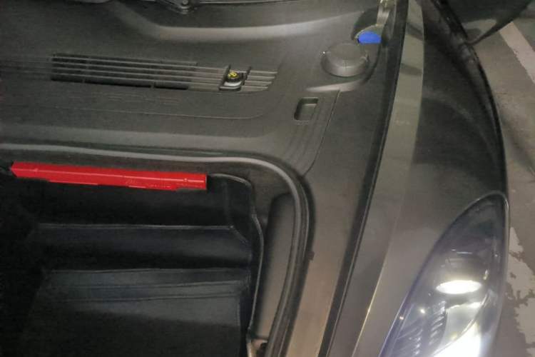 Used Porsche 718 2022 Boxster 2.0T Engine Bay Left