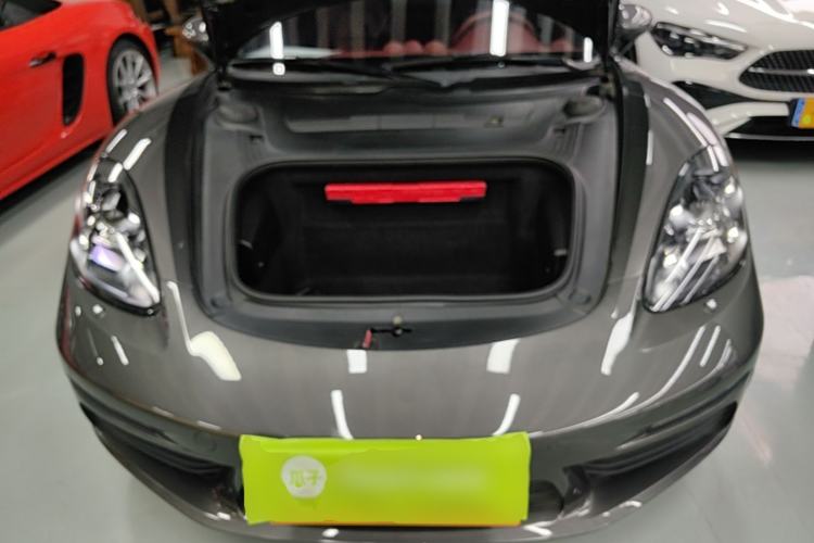Used Porsche 718 2022 Cayman 2.0T Engine Bay